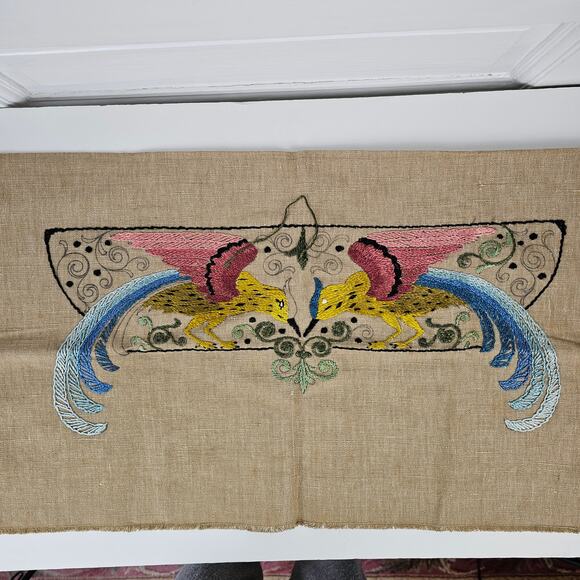 Vintage unfinished embroidered birds crash linen and floss 28 x 32 - Picture 3 of 9